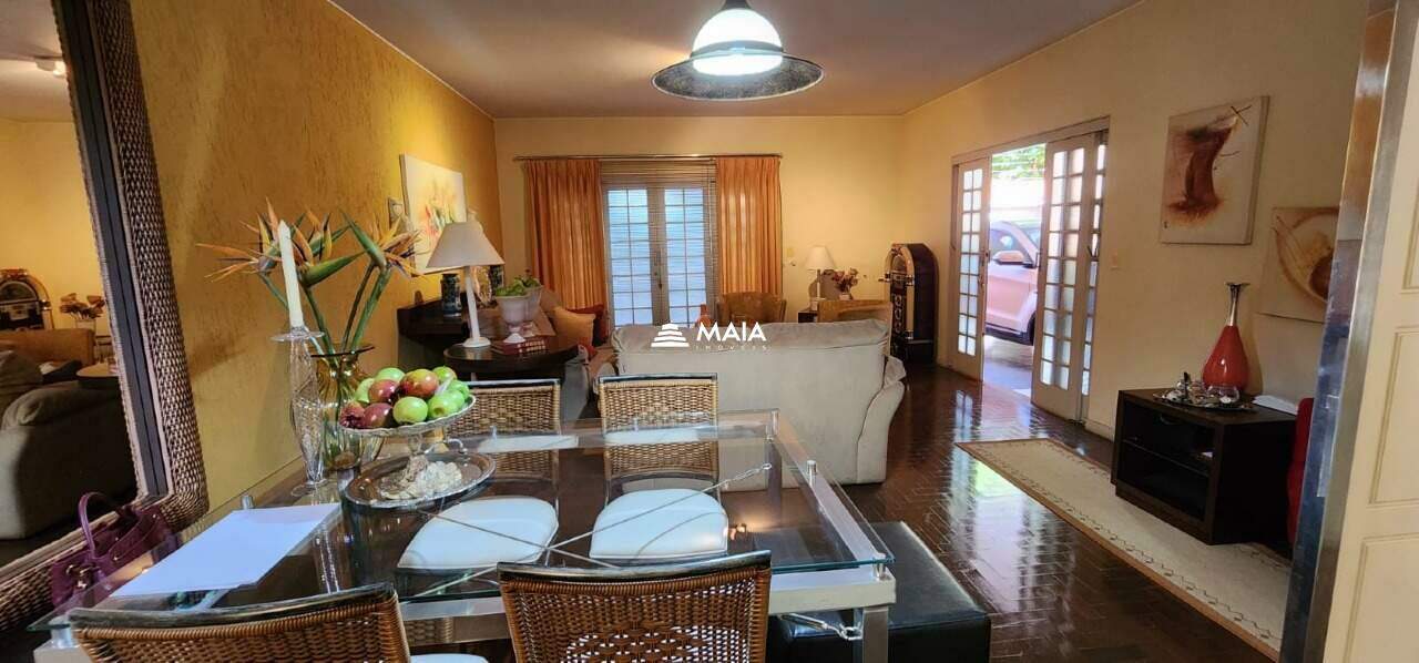 Casa à venda no Vila Militar: 