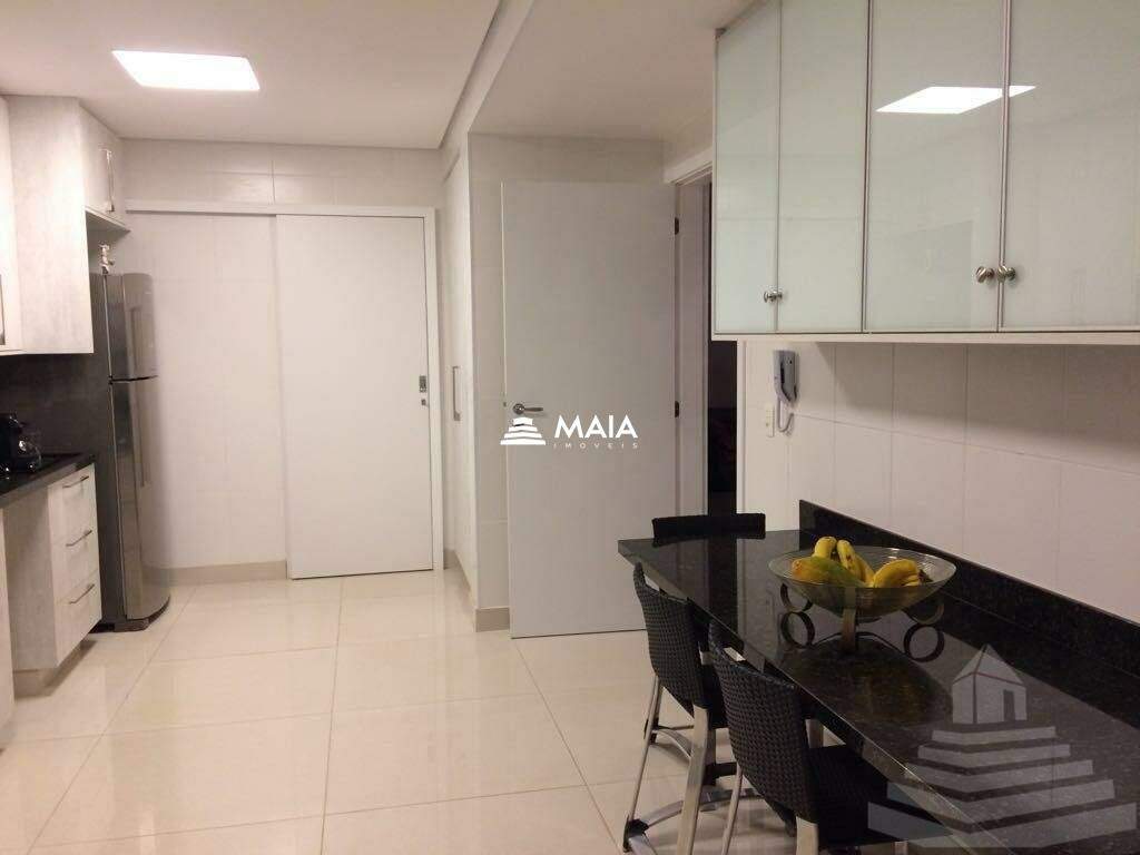 Apartamento à venda no Mercês: 