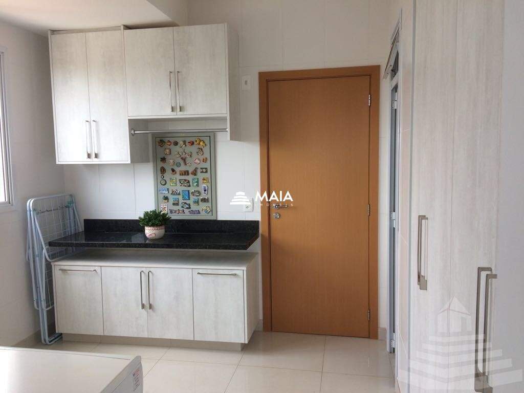 Apartamento à venda no Mercês: 