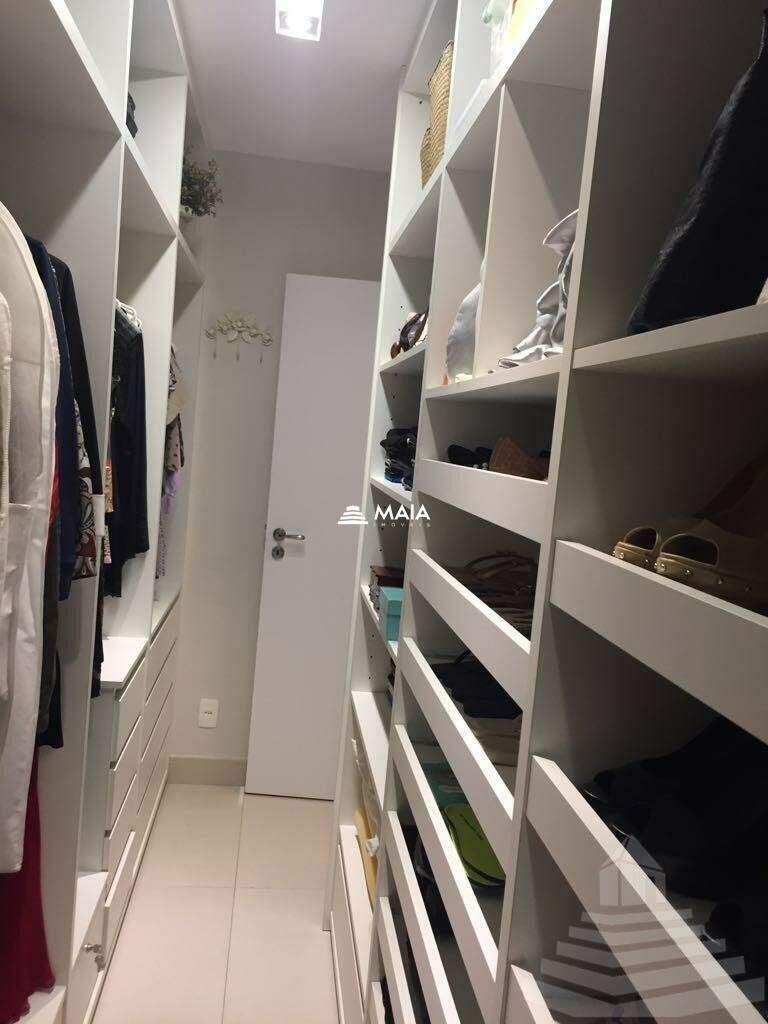 Apartamento à venda no Mercês: 