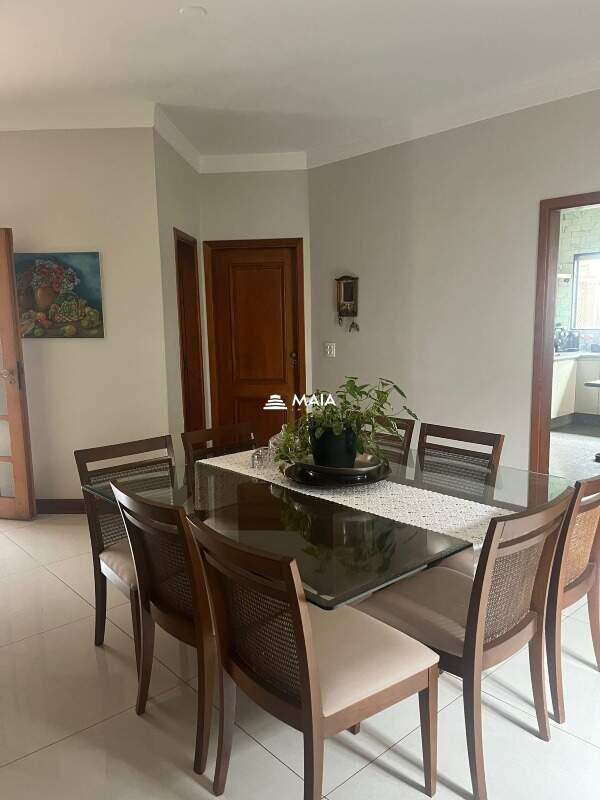 Casa à venda no Fabrício: 