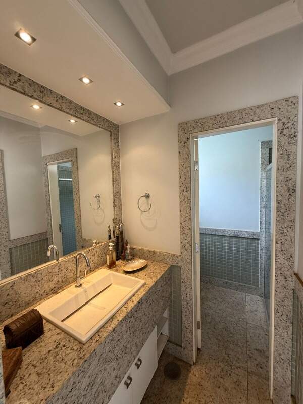 Casa à venda no Mercês: 