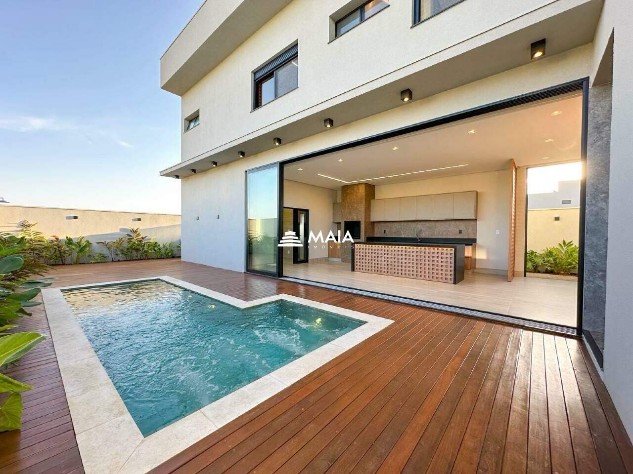 Casa à venda no Condomínio Damha III