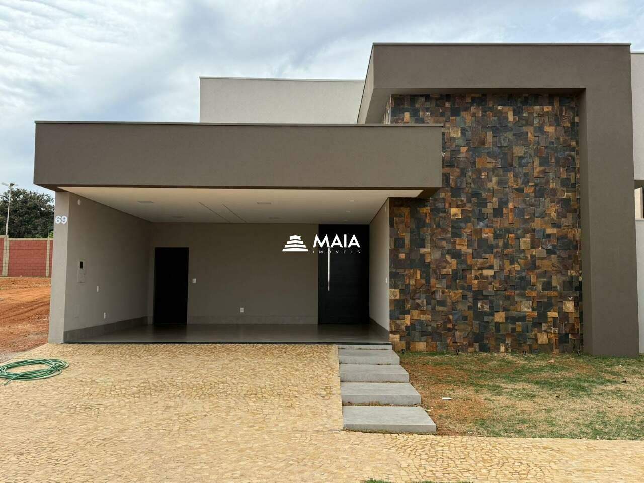 Casa á venda no Condomínio Damha III