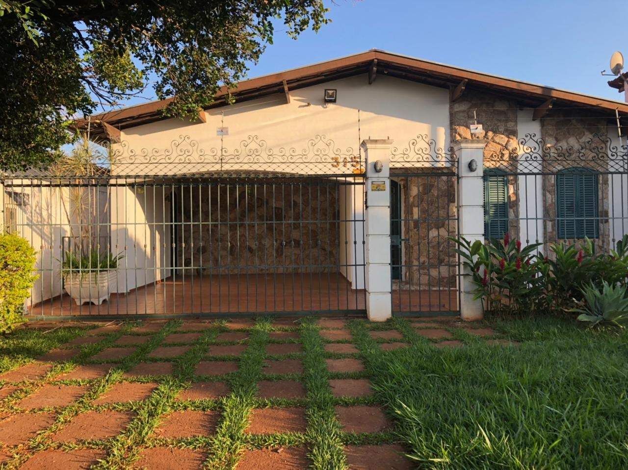 Casa à venda no Frei Eugênio: 