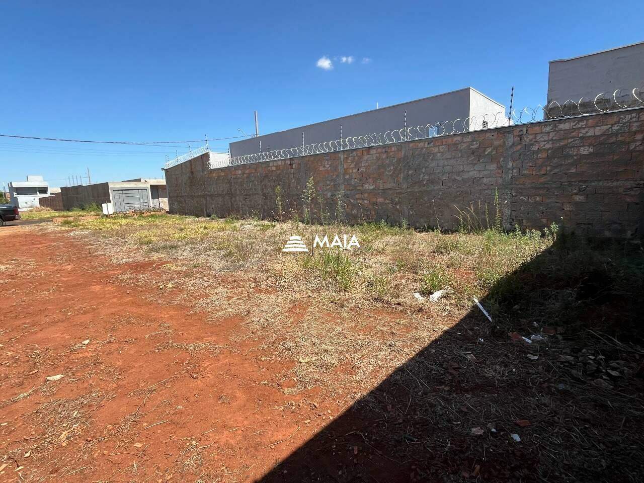 Terreno/Área à venda no Parque das Laranjeiras II: 