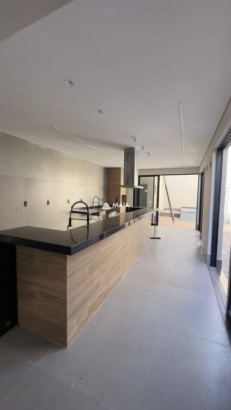 Casa de Condomínio à venda no Estância dos Ipês: 