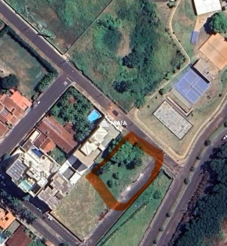 Terreno à venda no bairro Universitário