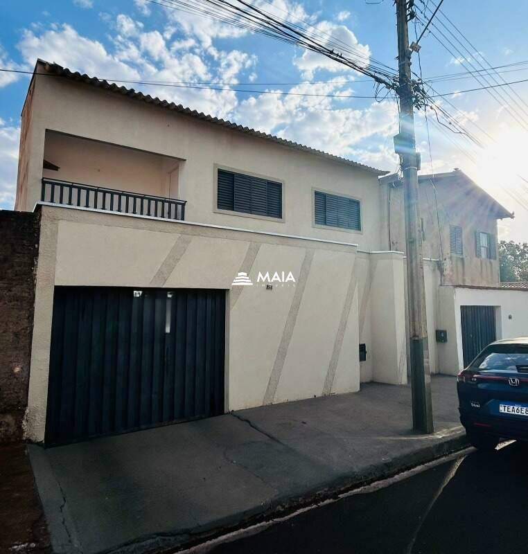 Sobrado à venda no bairro Maringá II