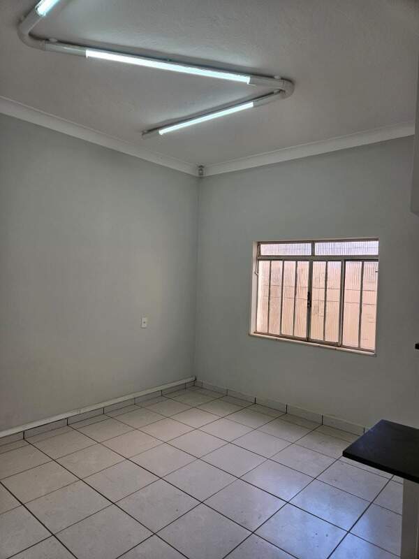 Comercial à venda no Mercês: 