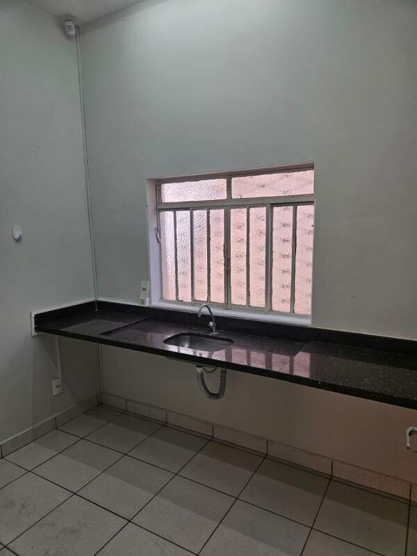 Comercial à venda no Mercês: 