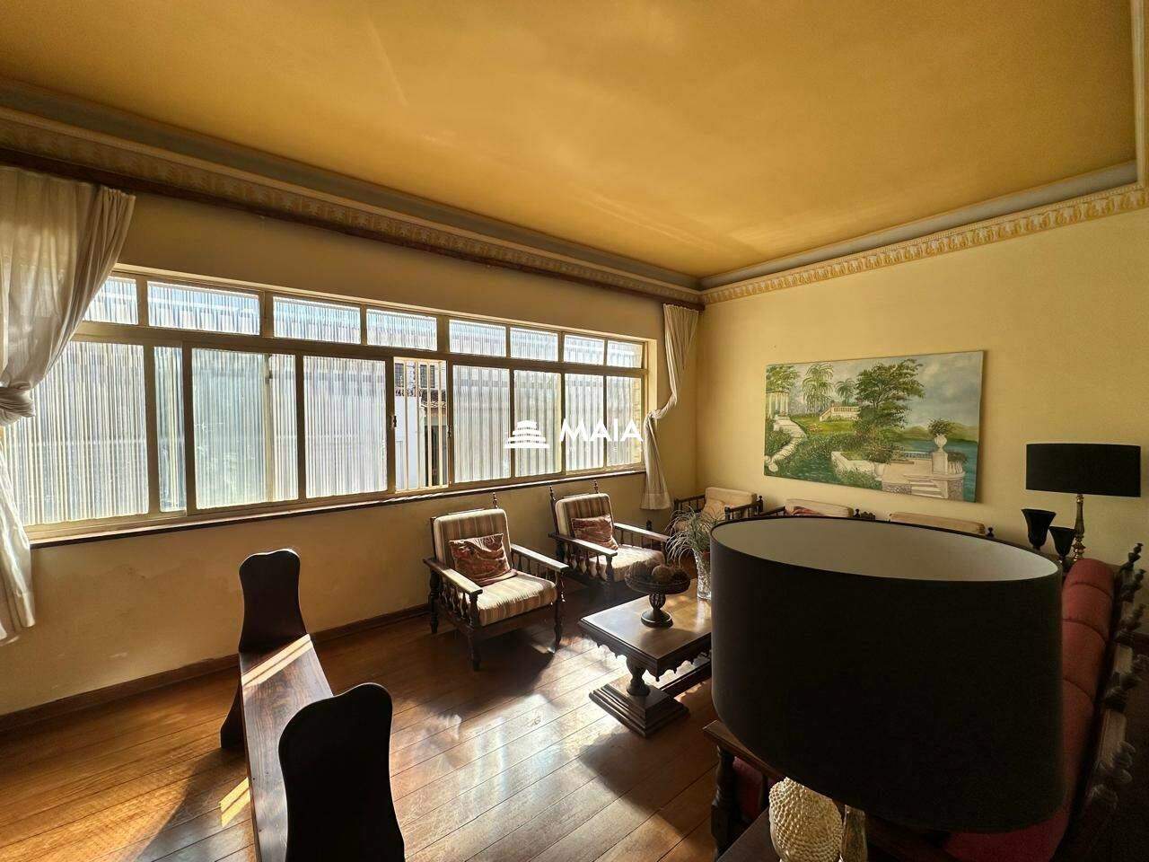 Casa à venda no Centro: 