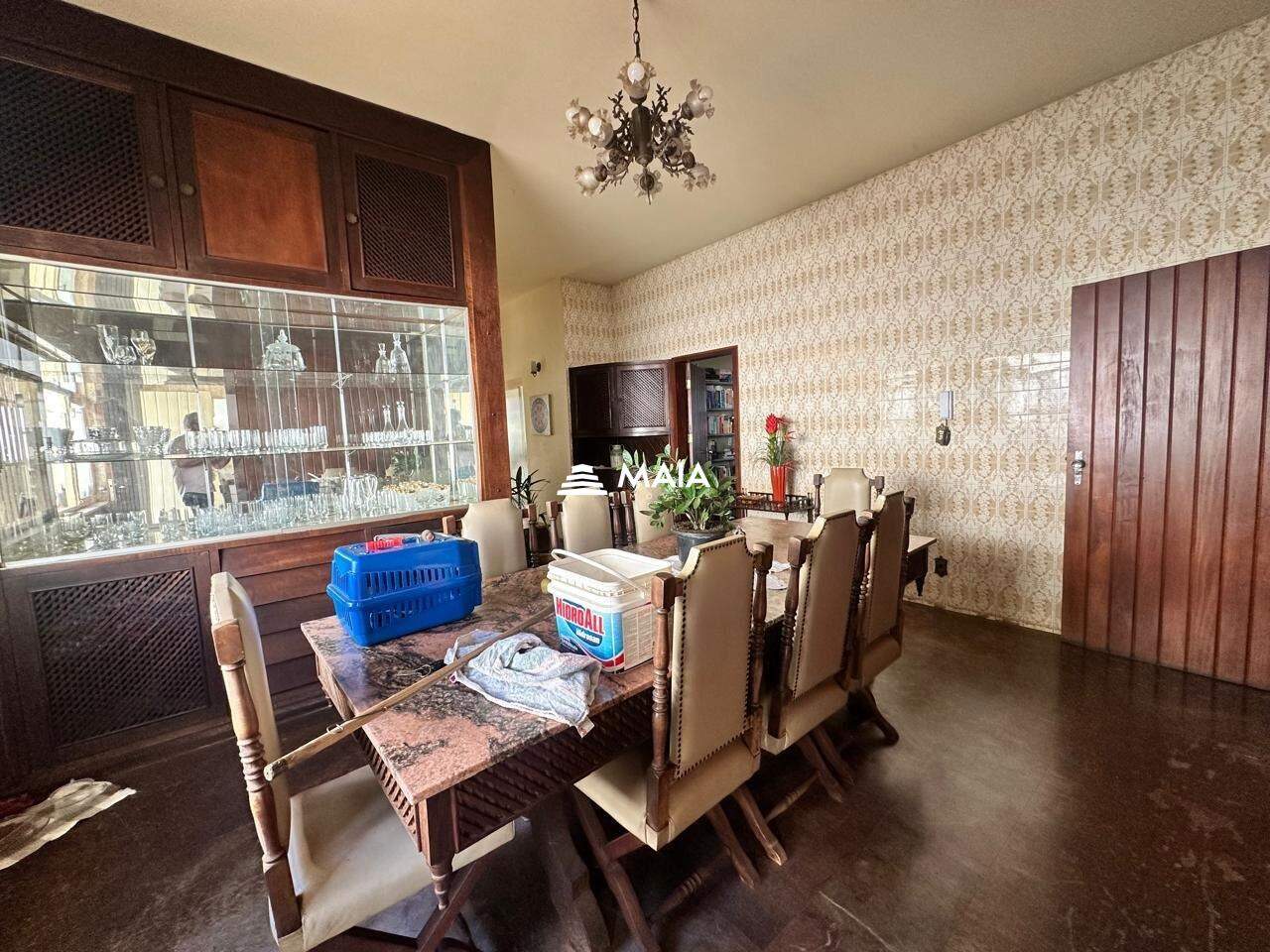 Casa à venda no Centro: 