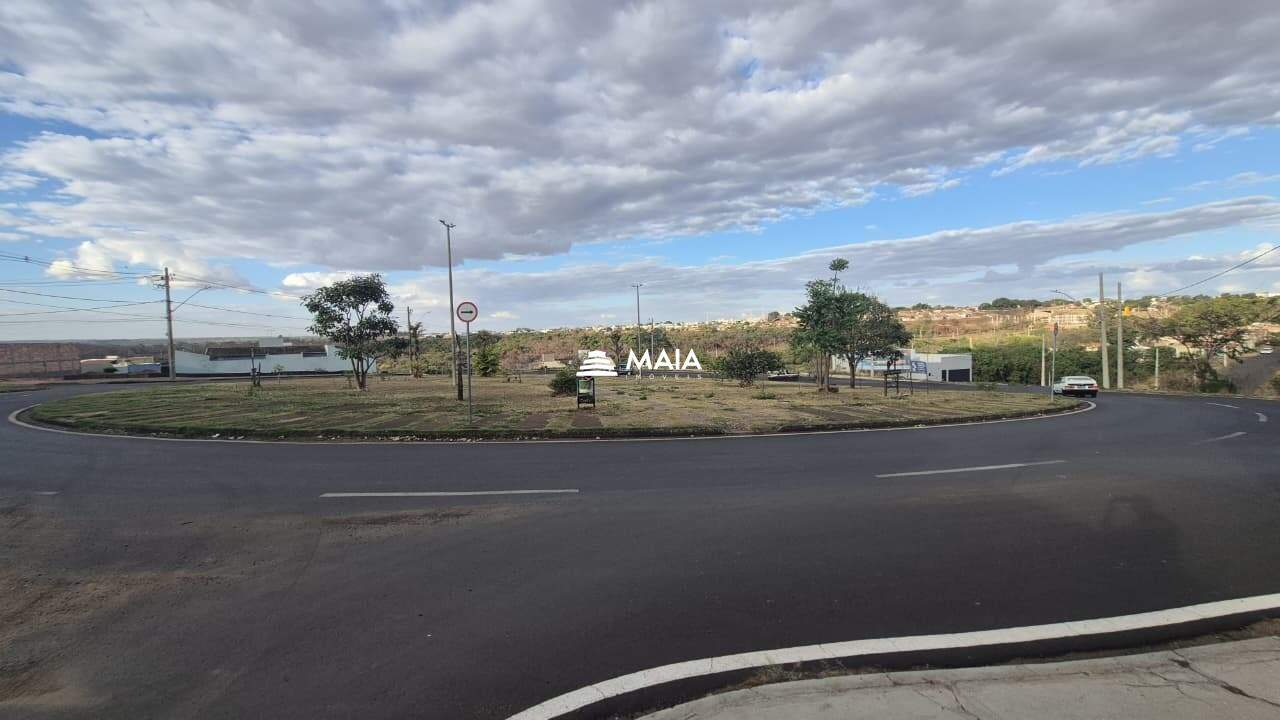 Terreno/Área à venda no Jardim Nenê Gomes: 