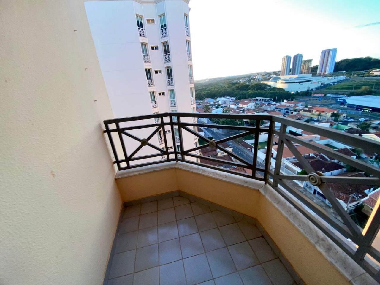 Apartamento para aluguel no Mercês: 