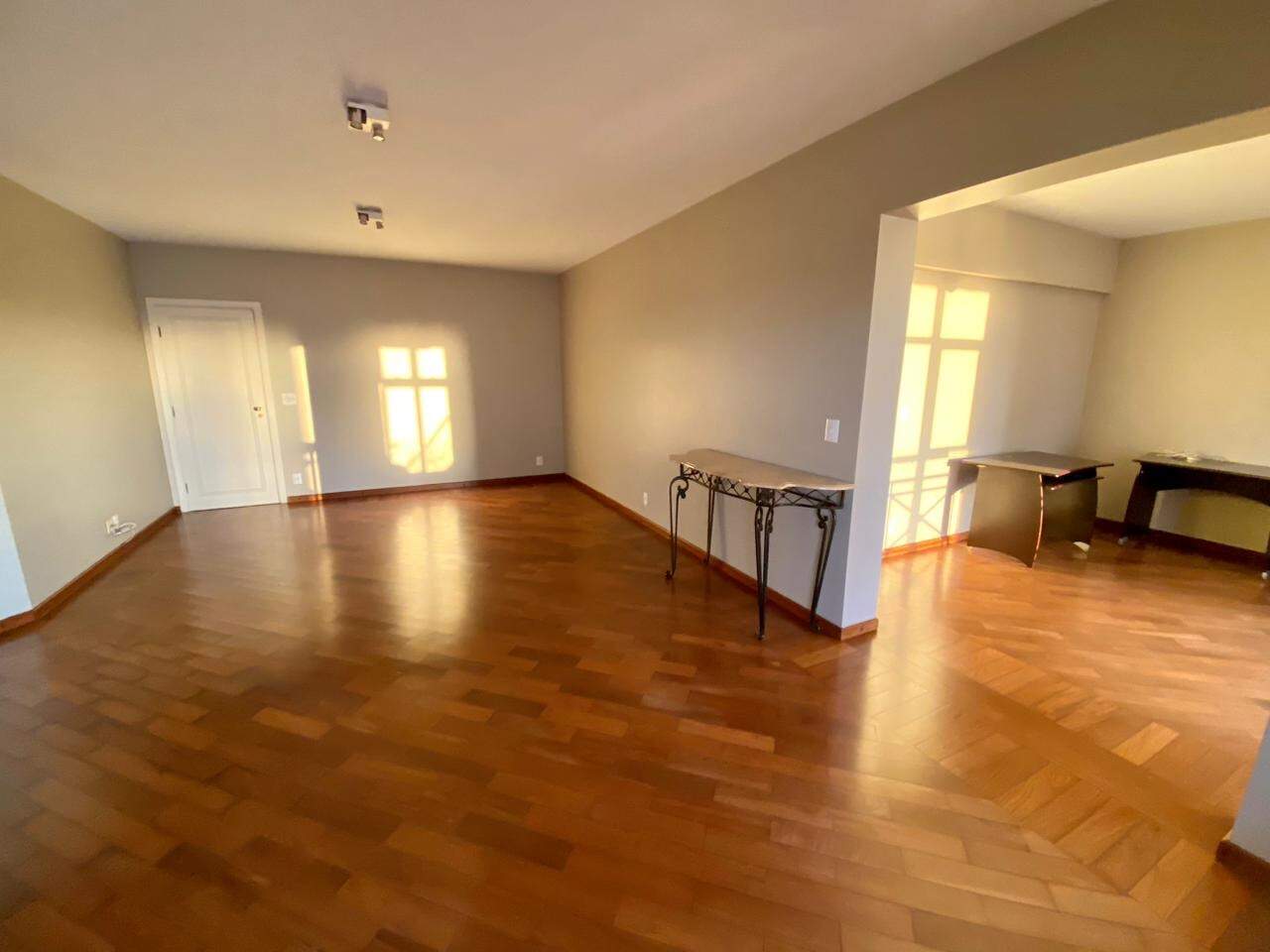 Apartamento para aluguel no Mercês: 