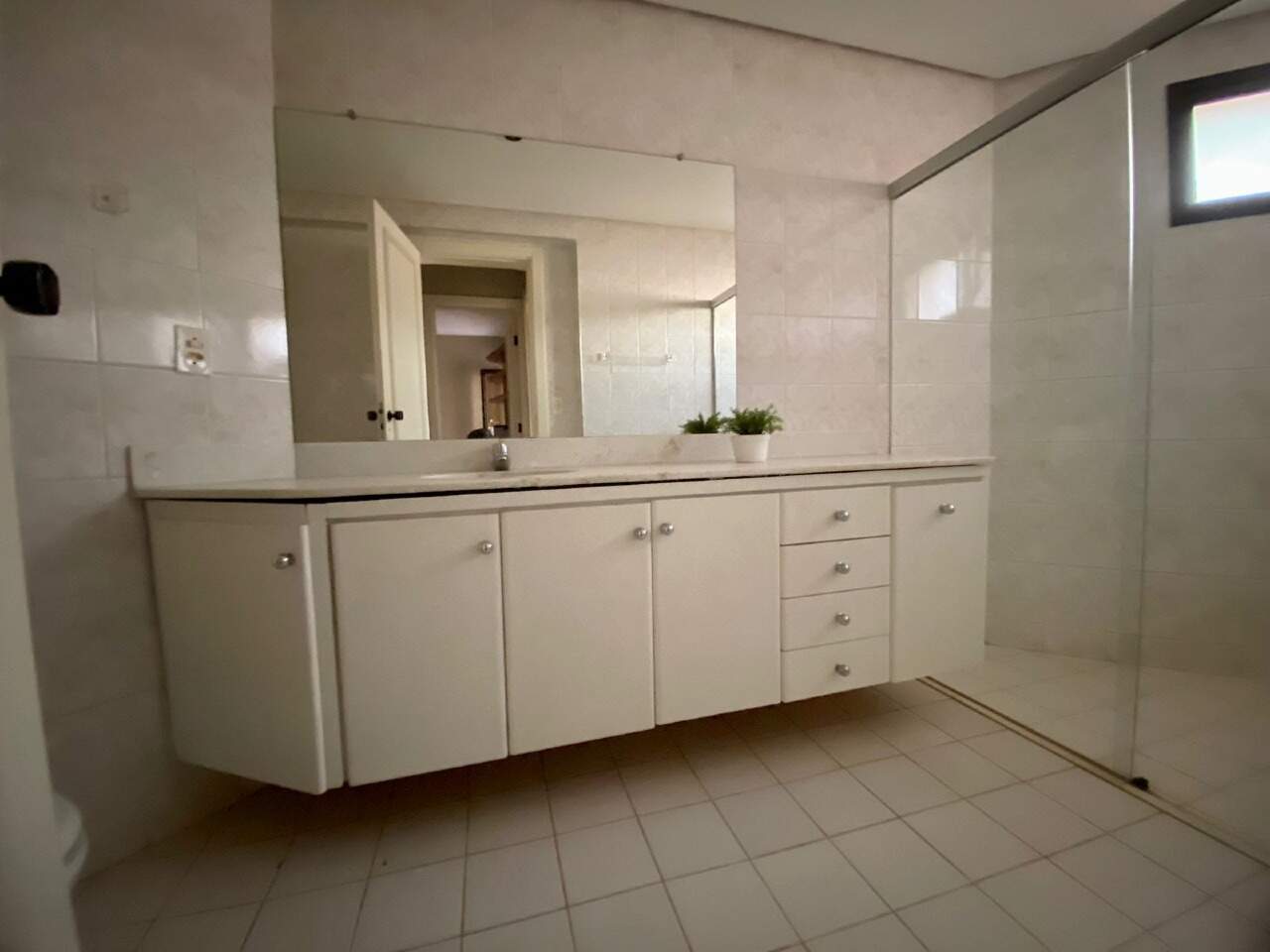 Apartamento para aluguel no Mercês: 
