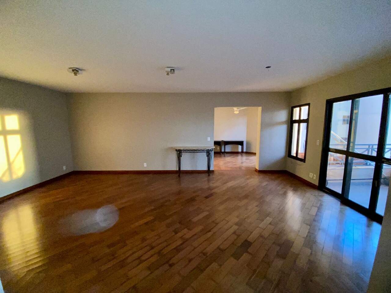 Apartamento para aluguel no Mercês: 