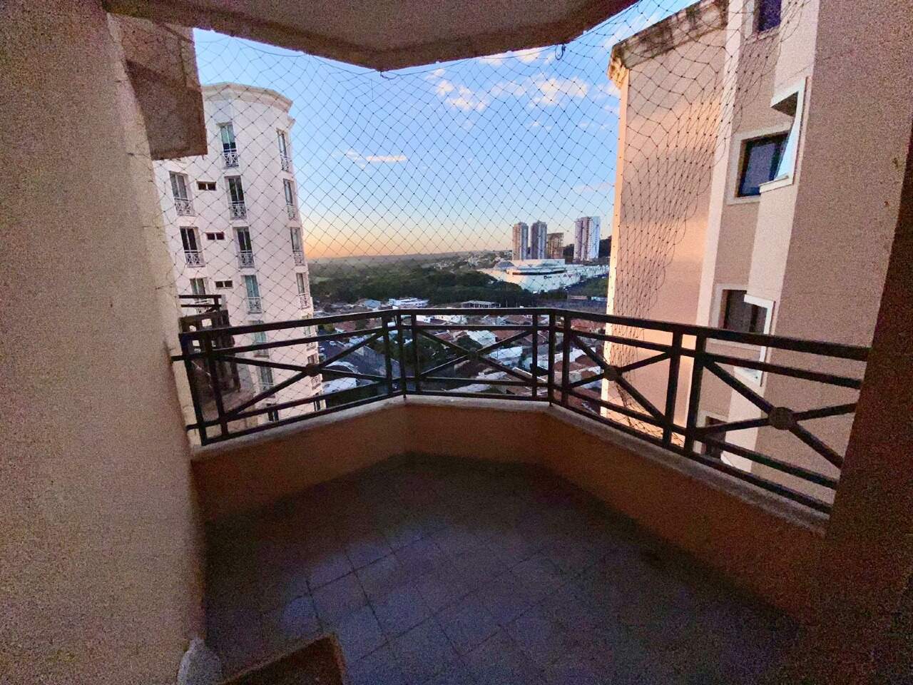 Apartamento para aluguel no Mercês: 