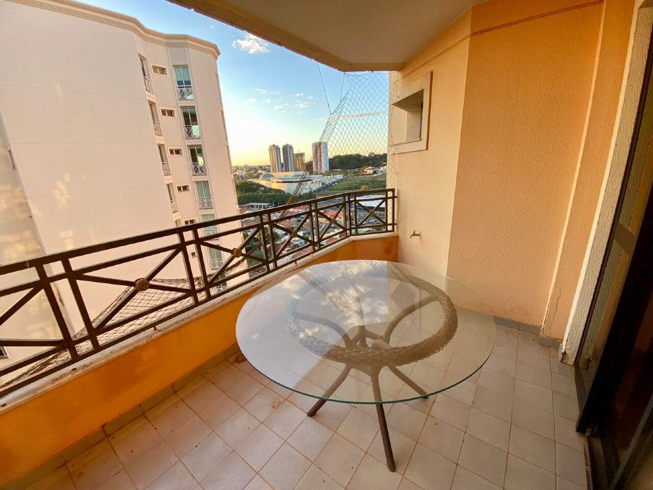 Apartamento para aluguel no Mercês: 