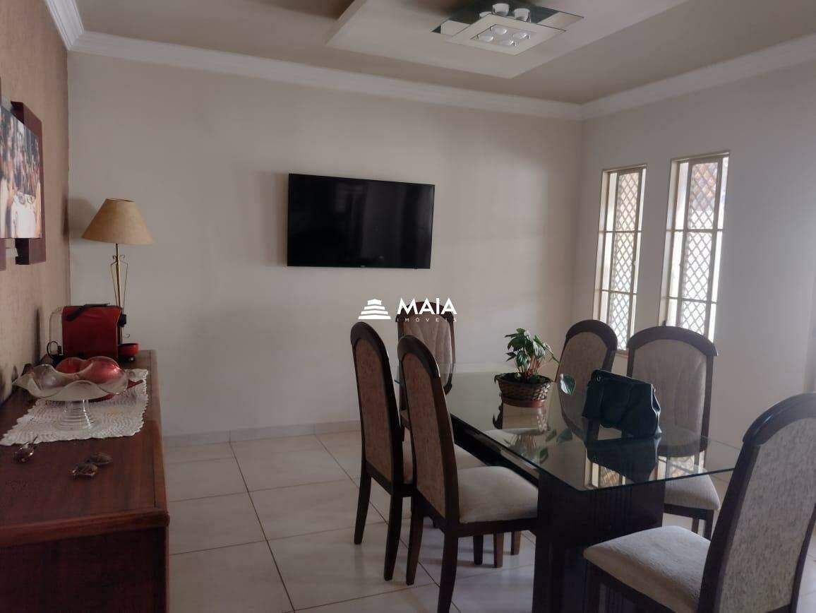 Casa à venda no Lourdes: 