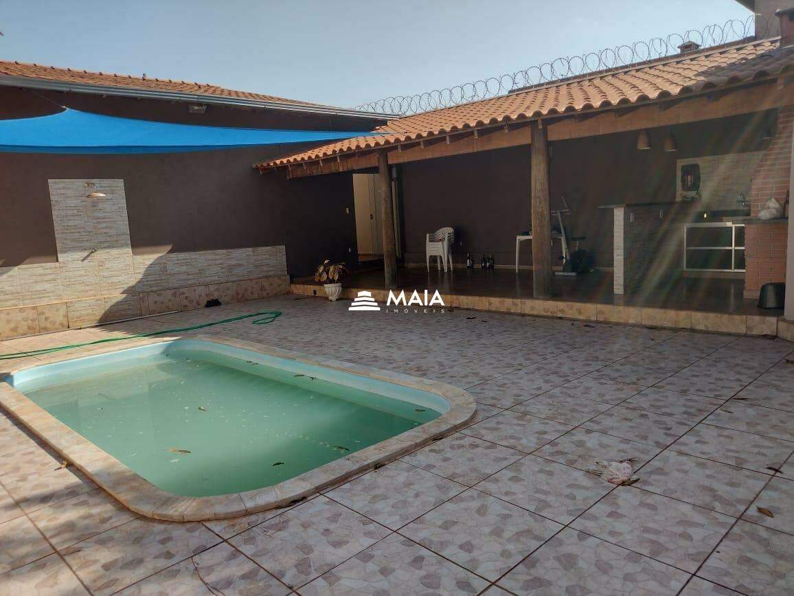 Casa à venda no Lourdes: 