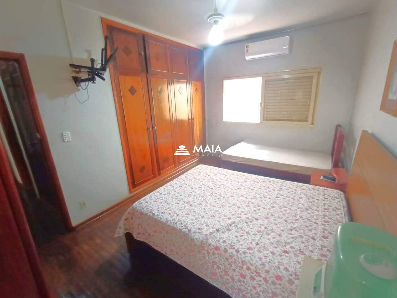 Casa à venda no Mercês: 