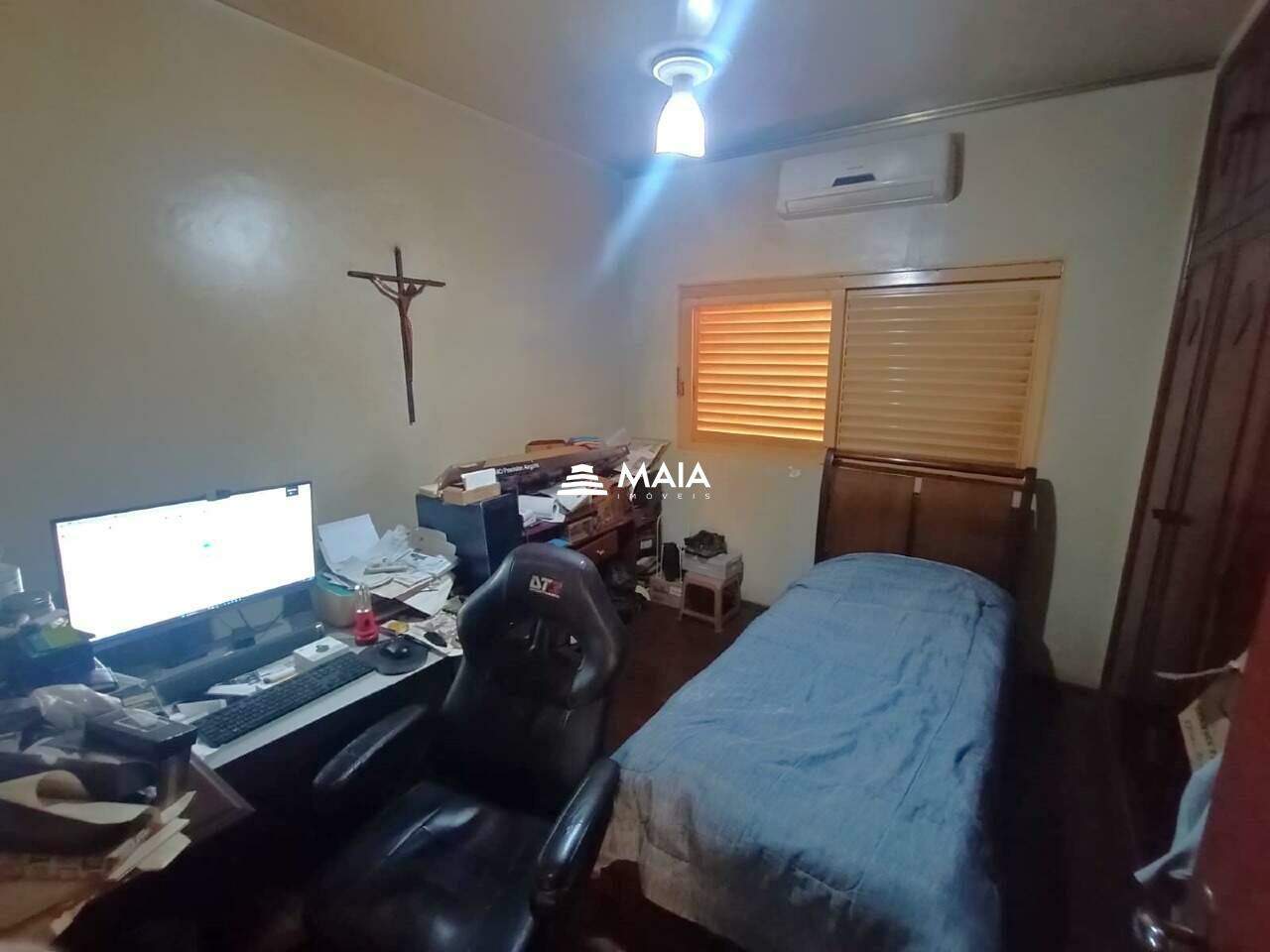 Casa à venda no Mercês: 