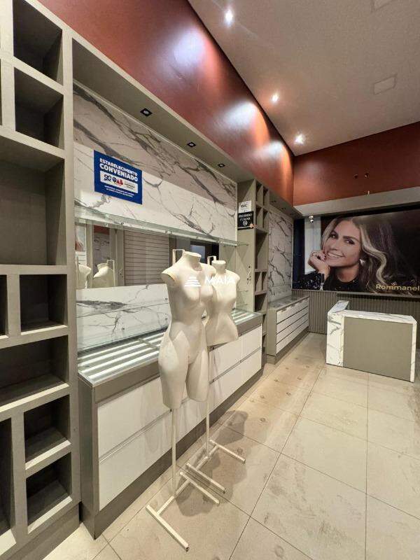 Comercial para aluguel no Parque das Américas: 