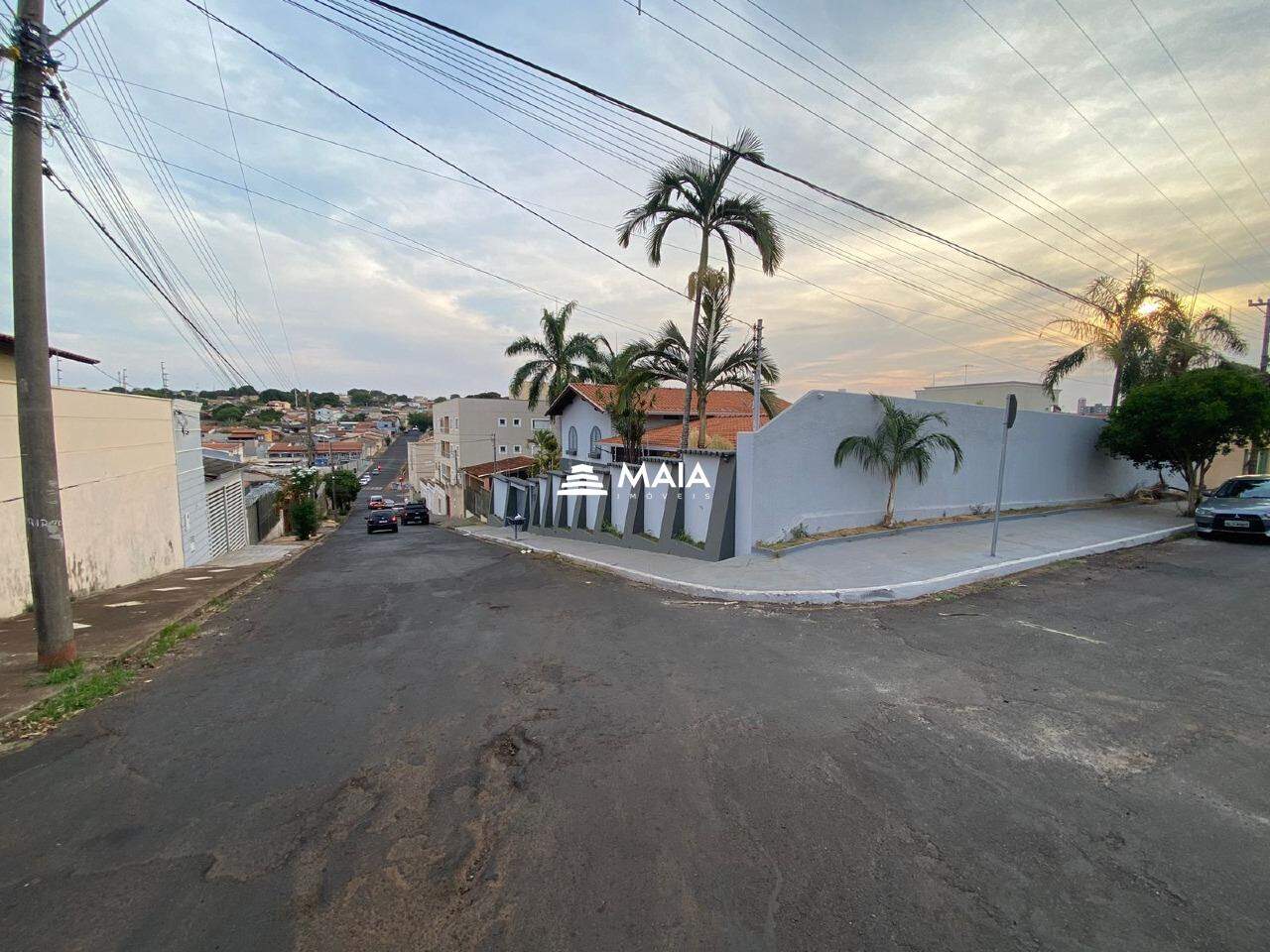 Casa para aluguel no Frei Eugênio: 