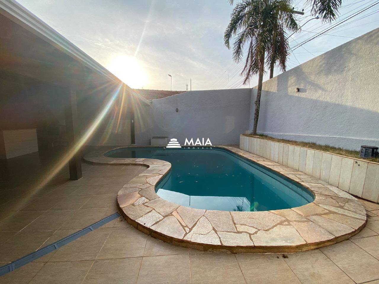 Casa para aluguel no Frei Eugênio: 