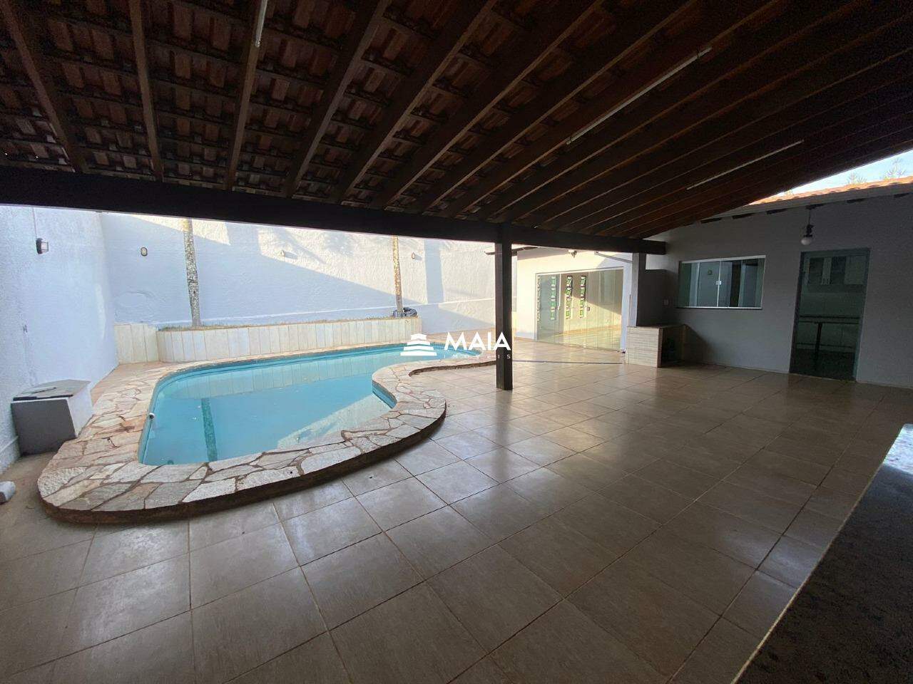 Casa para aluguel no Frei Eugênio: 