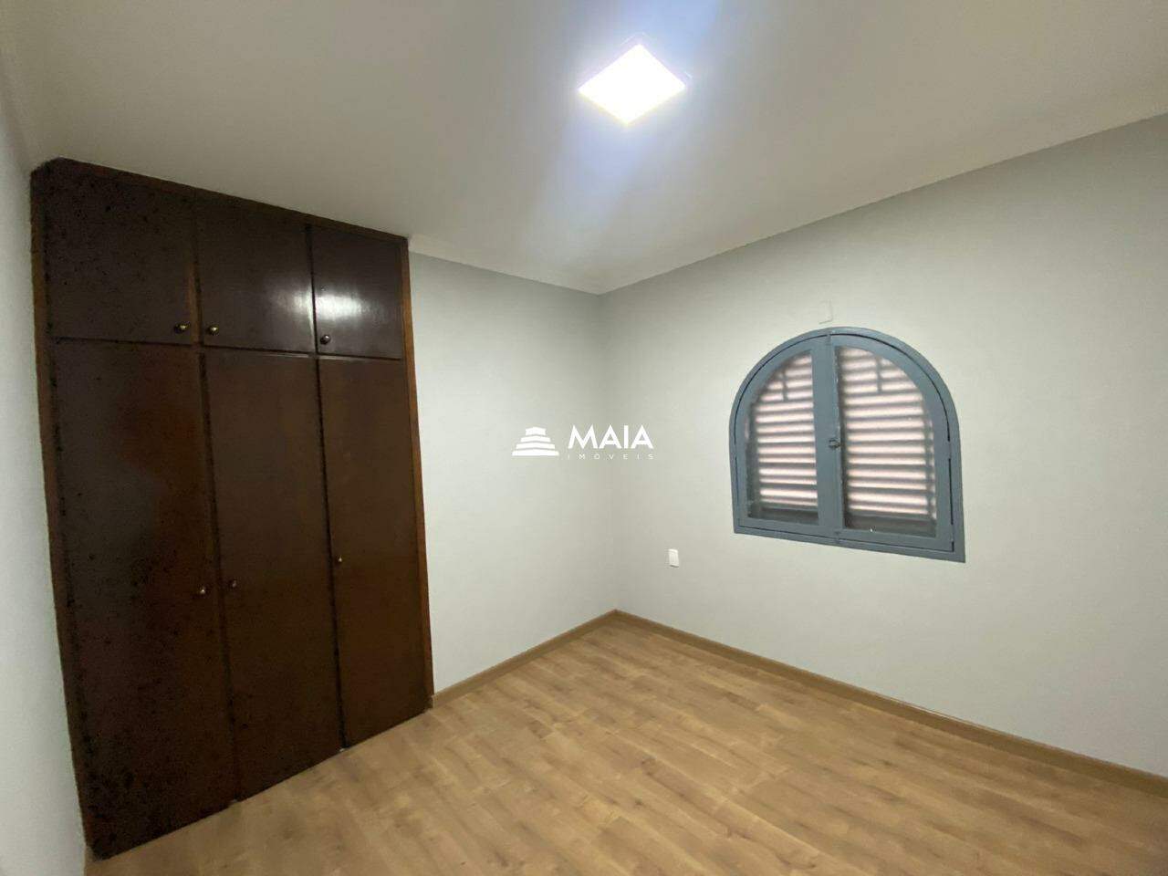 Casa para aluguel no Frei Eugênio: 