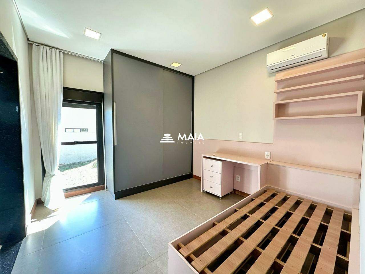 Casa de Condomínio à venda no Estância dos Ipês: 