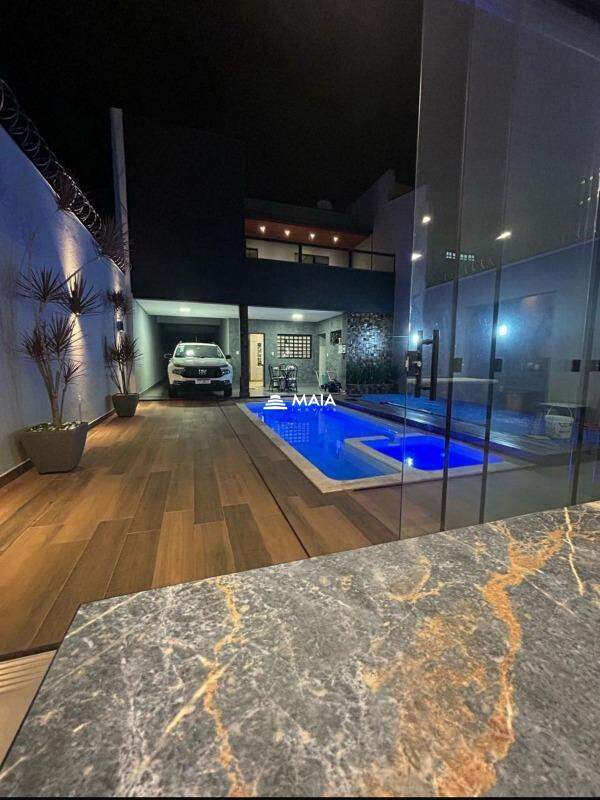 Casa à venda no Jardim Elza Amuí I: 