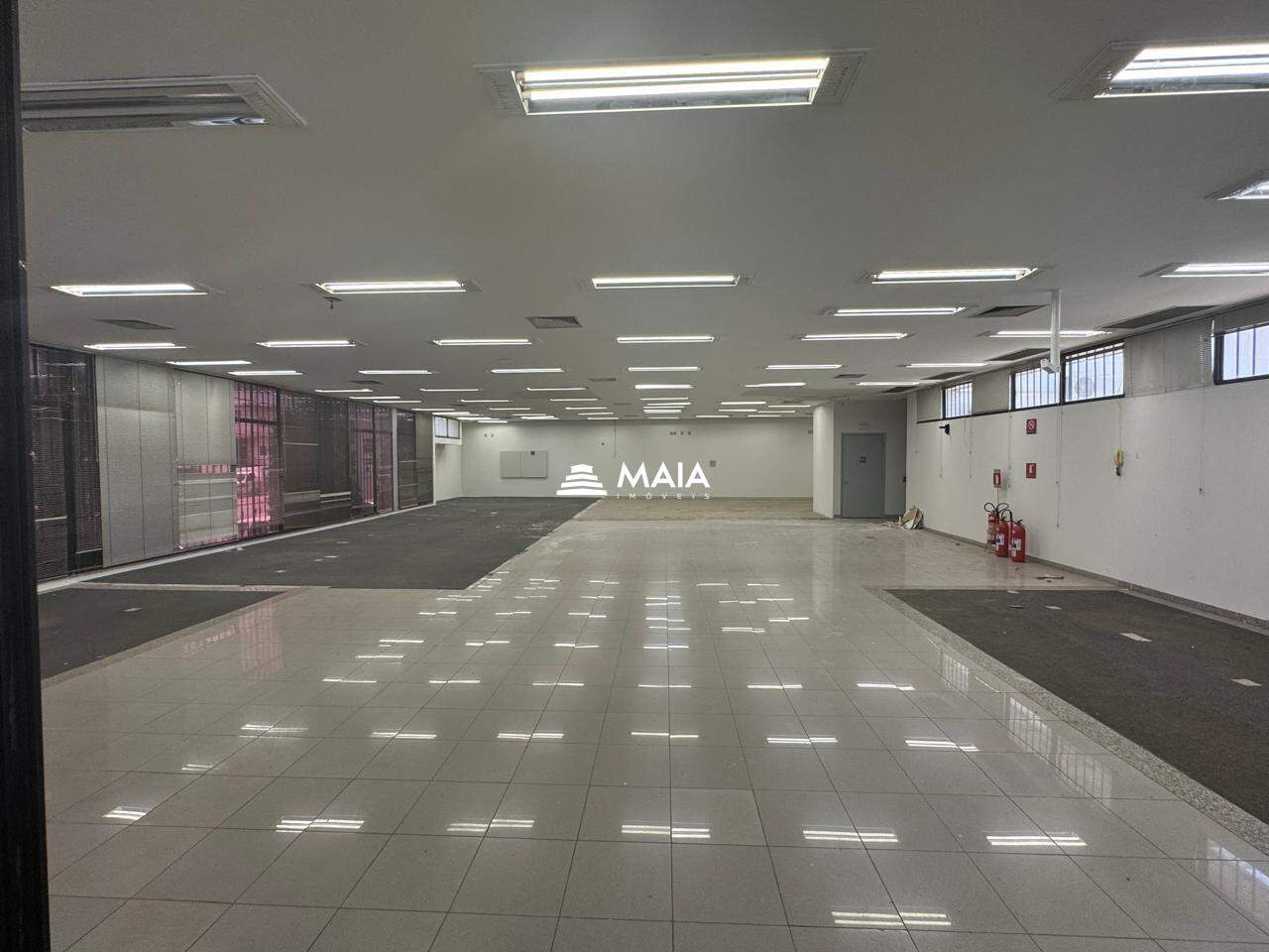 Comercial para alugar na Av. Leopoldino de Oliveira