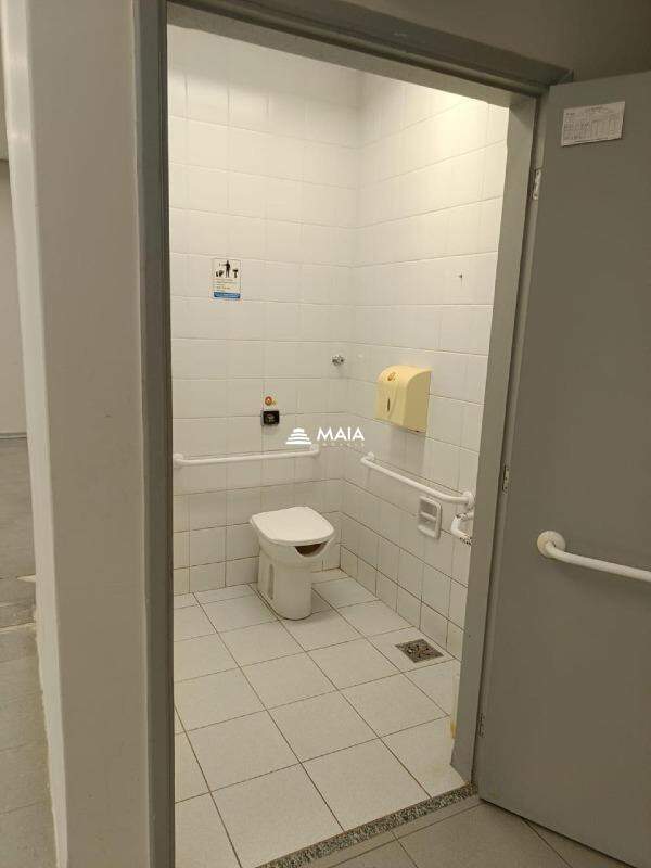 Comercial para aluguel no Mercês: 