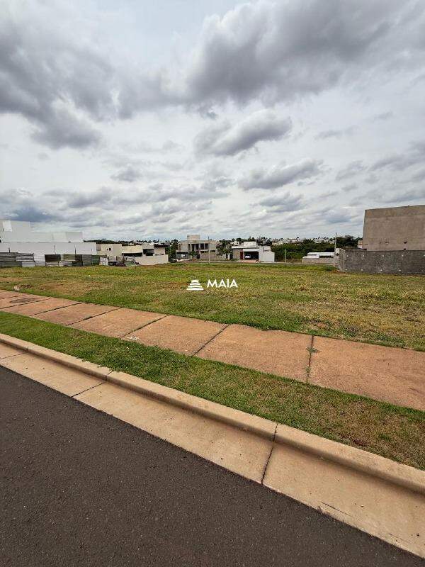 Terreno em Condomínio à venda no Damha III - Res. Uberaba: 