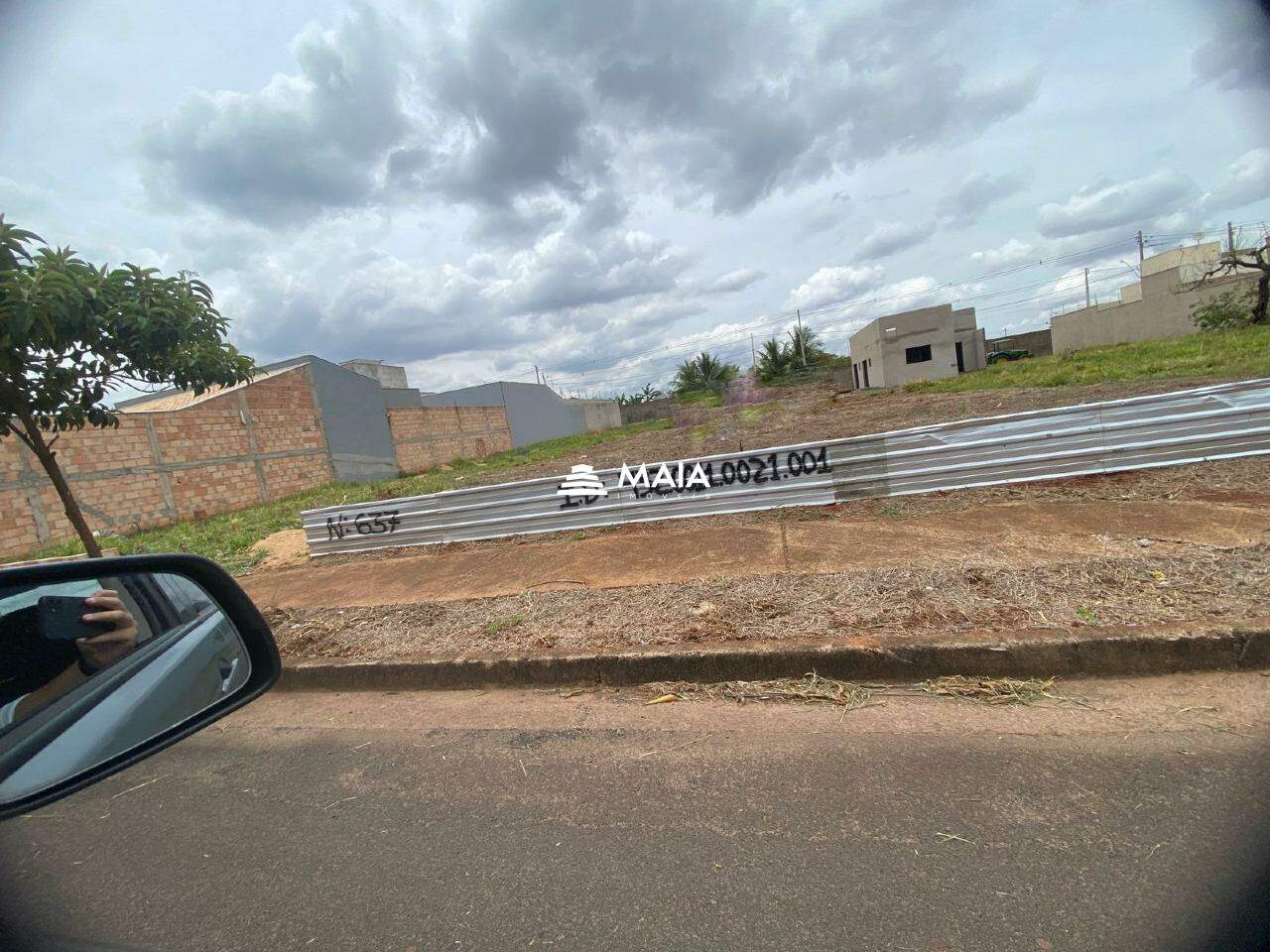 Terreno/Área à venda no Parque das Laranjeiras: 