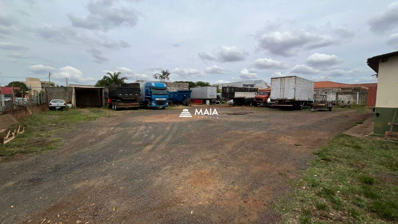 Terreno/Área à venda no Parque das Américas: 