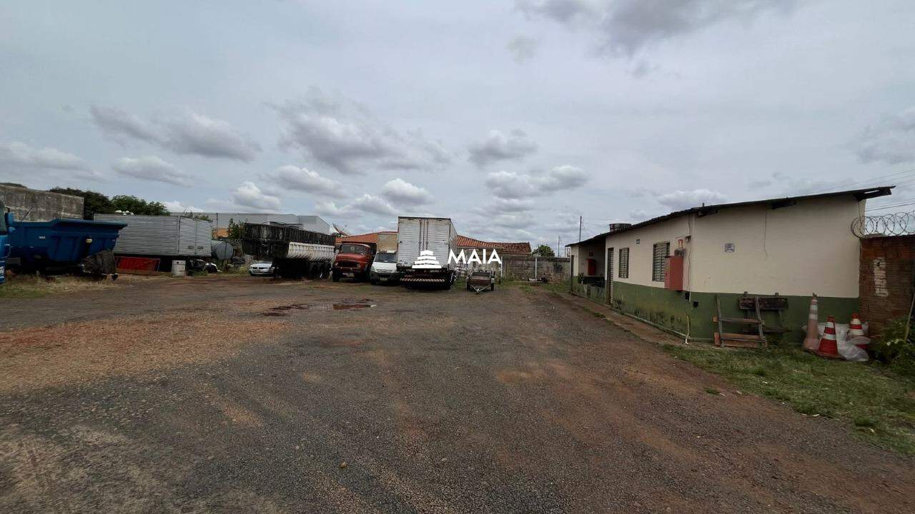 Terreno/Área à venda no Parque das Américas: 