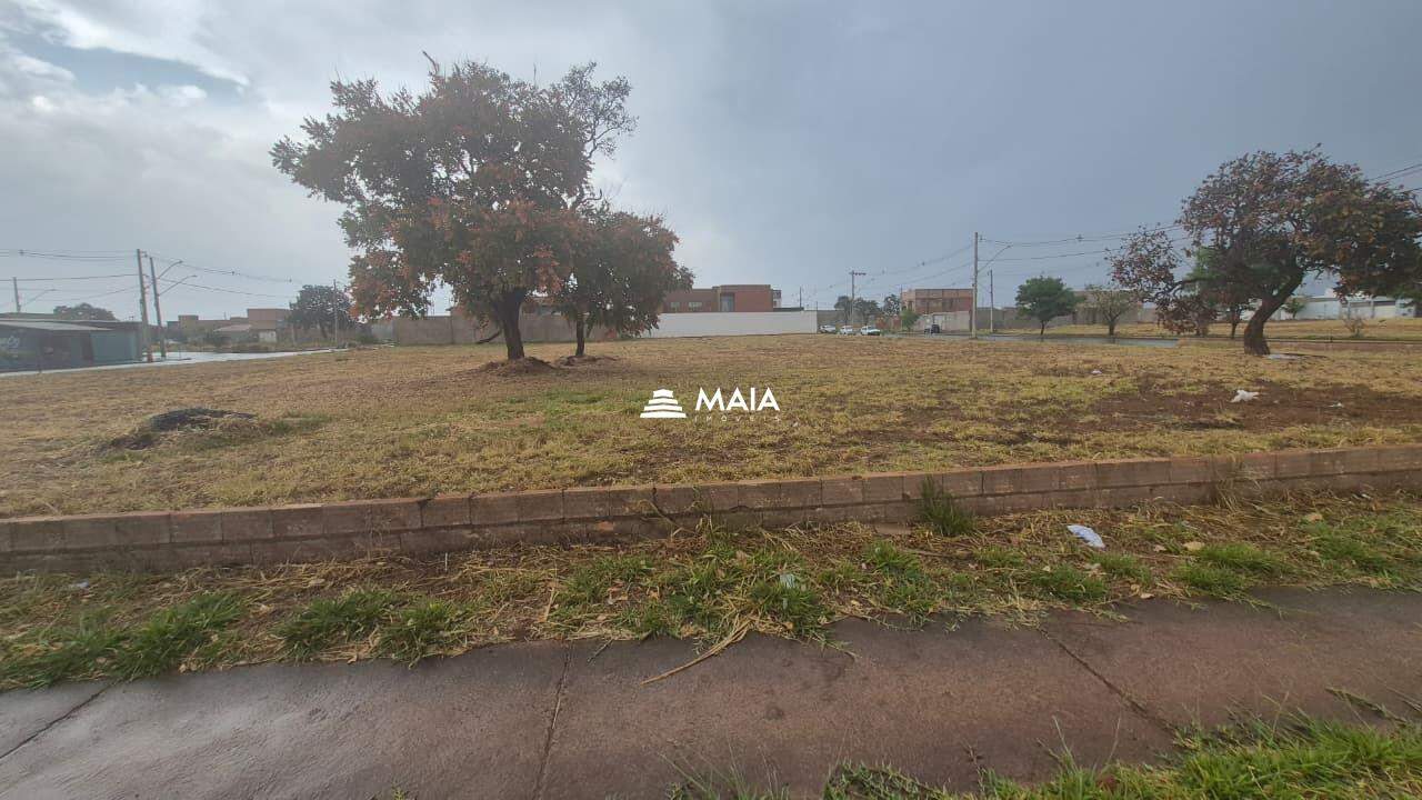 Terreno/Área à venda no Parque das Laranjeiras: 