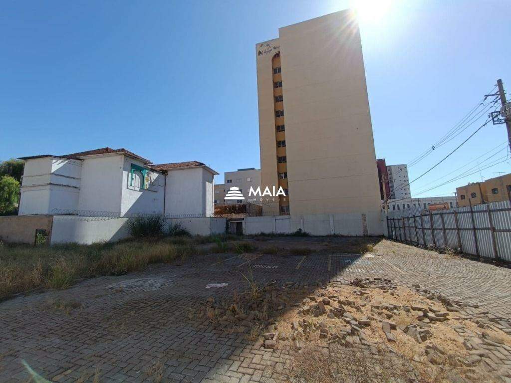 Terreno/Área para aluguel no São Benedito: 