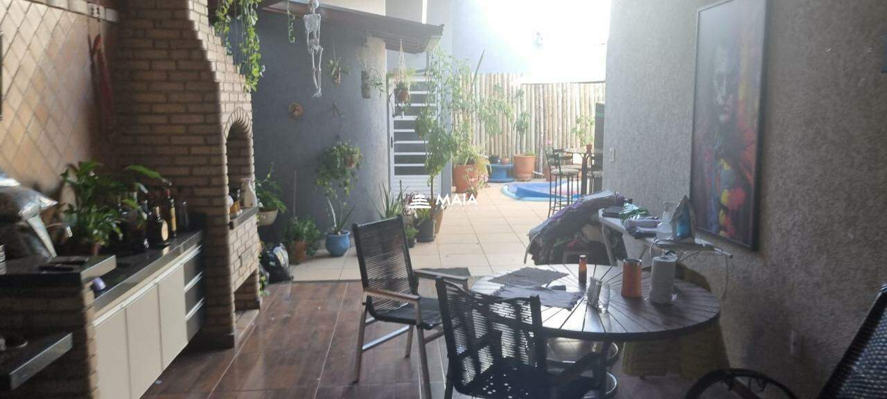 Casa à venda no Jardim Nenê Gomes: 