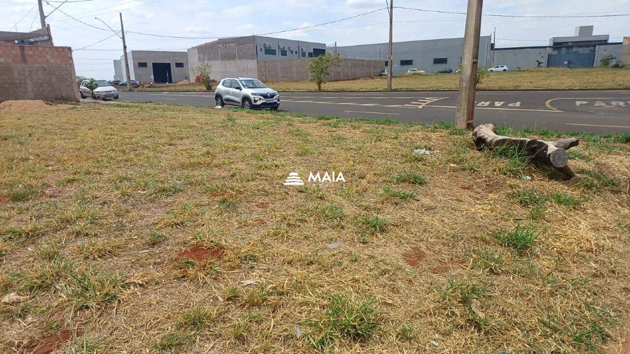 Terreno/Área à venda no Parque das Laranjeiras: 