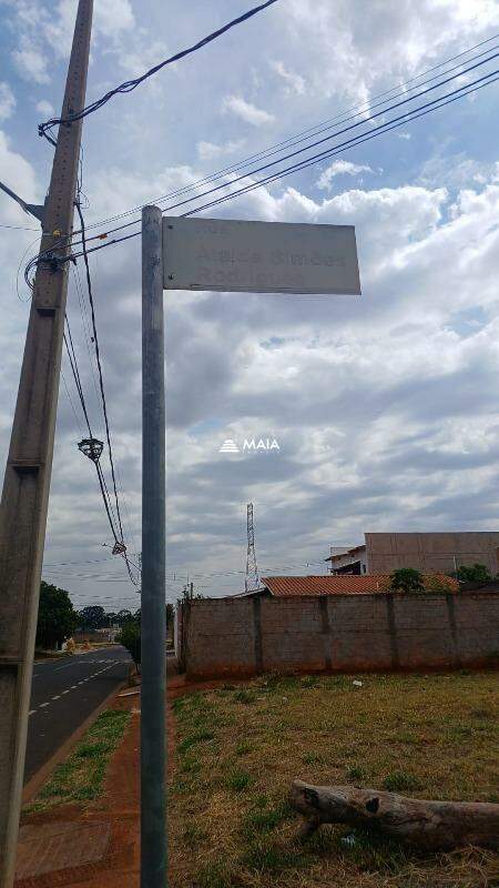 Terreno/Área à venda no Parque das Laranjeiras: 