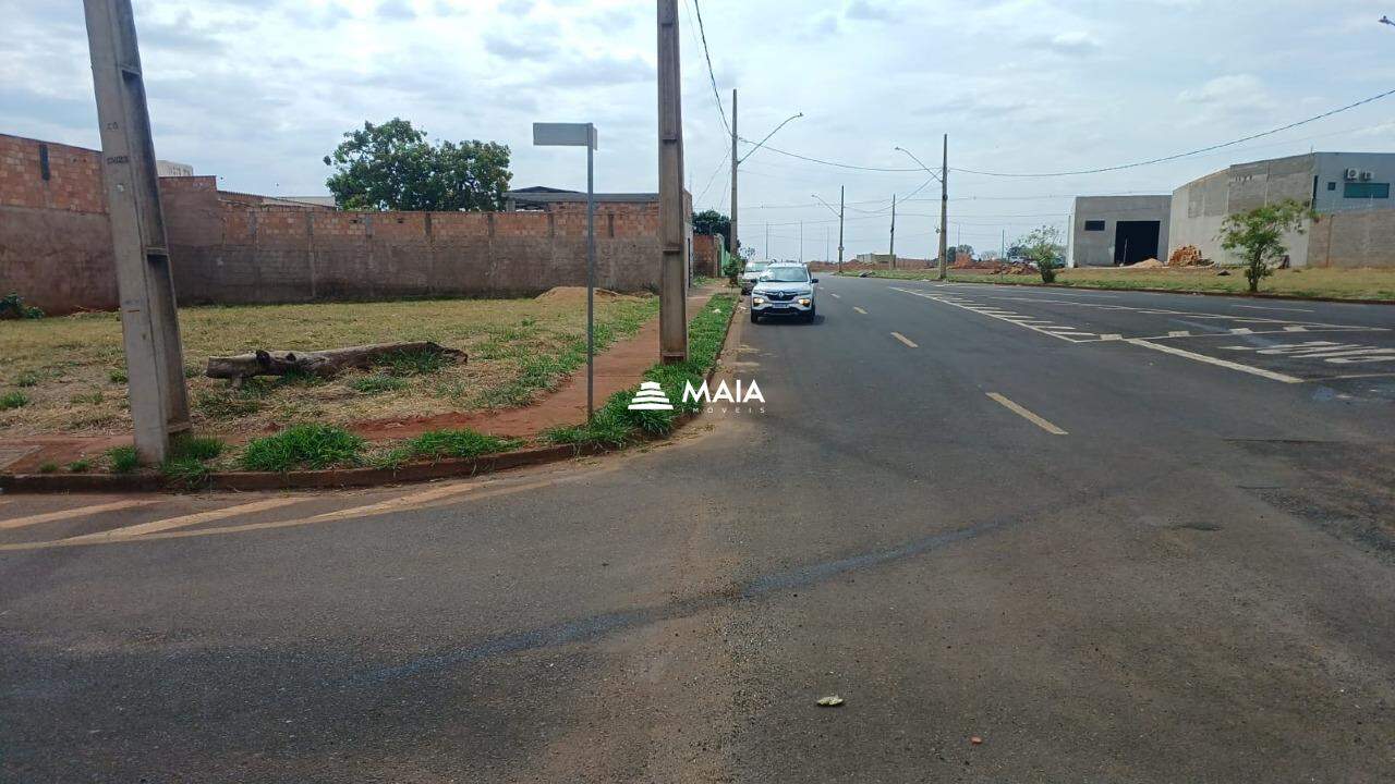 Terreno/Área à venda no Parque das Laranjeiras: 