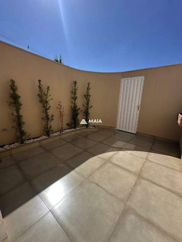 Casa de Condomínio à venda no Portal Beija Flor: 