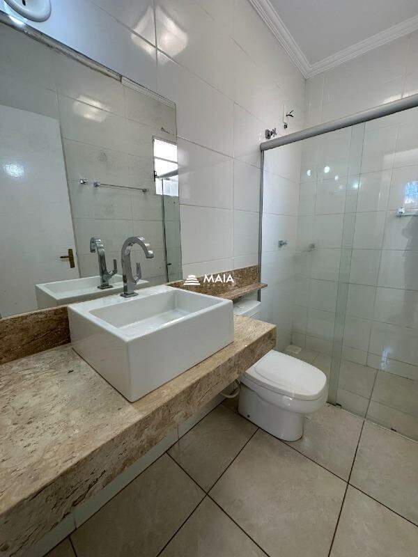 Casa de Condomínio à venda no Portal Beija Flor: 