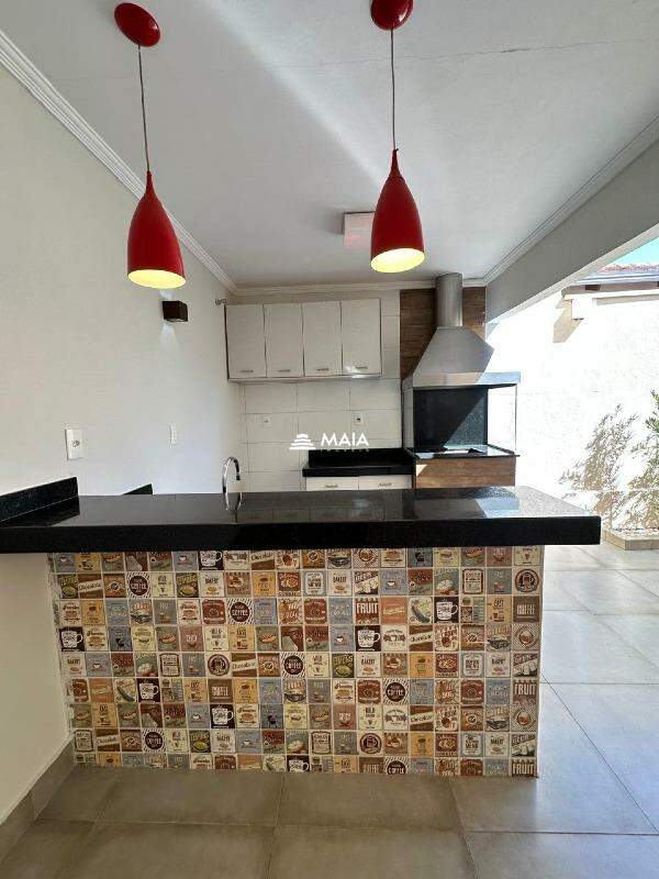 Casa de Condomínio à venda no Portal Beija Flor: 